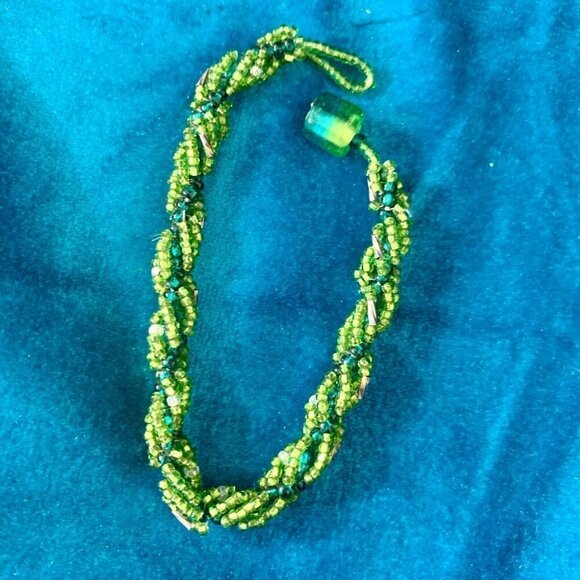 Beaded Bracelets and earrings by Navajo Native American in New Mexico - Picture 4 of 5